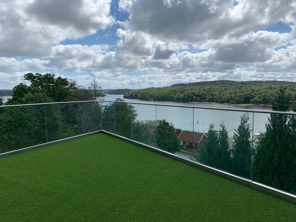 Stolpfria räcken. Pris från 2500 kr/m