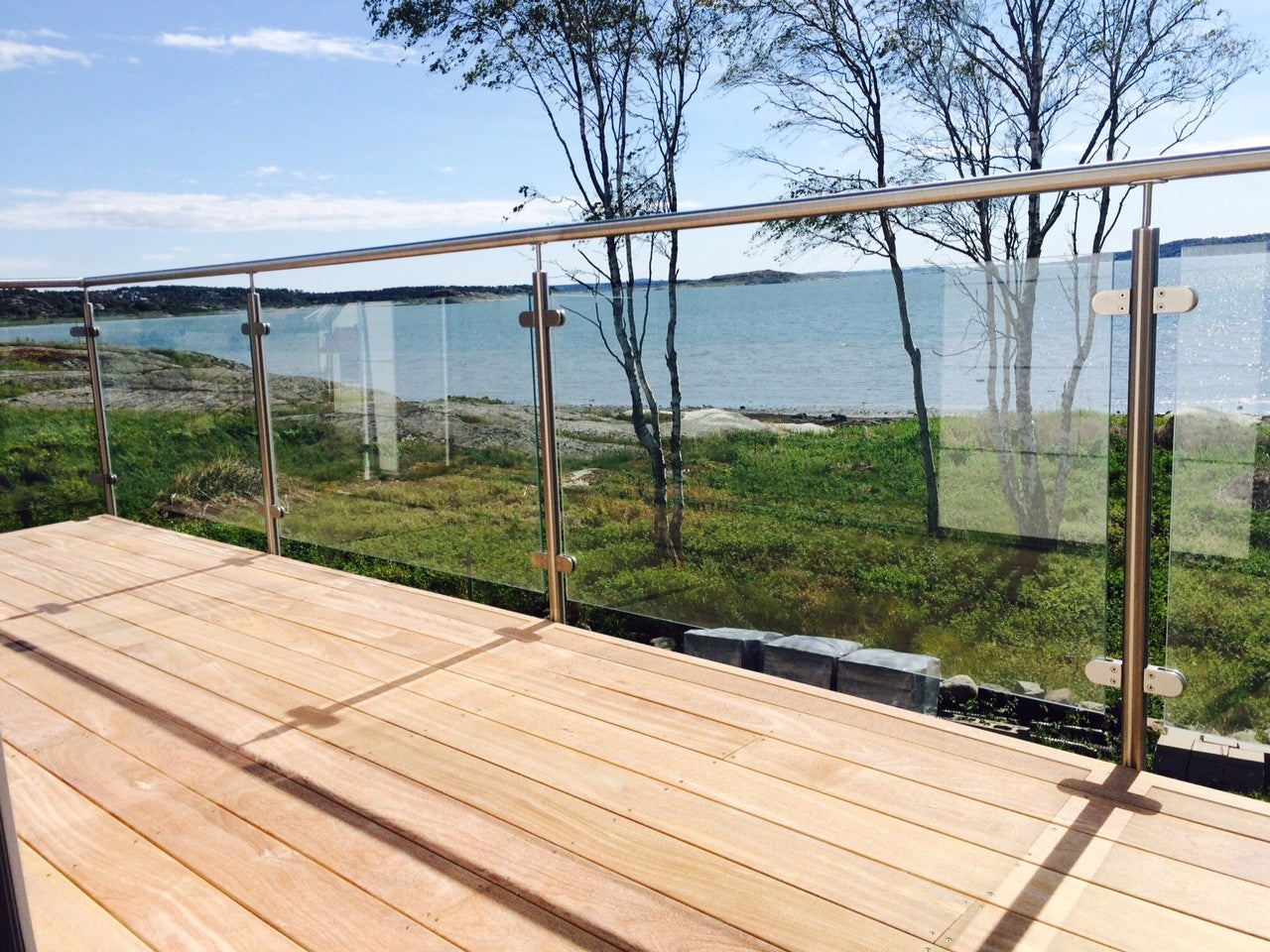 Rostfria räcken. Pris från 1995 kr/m