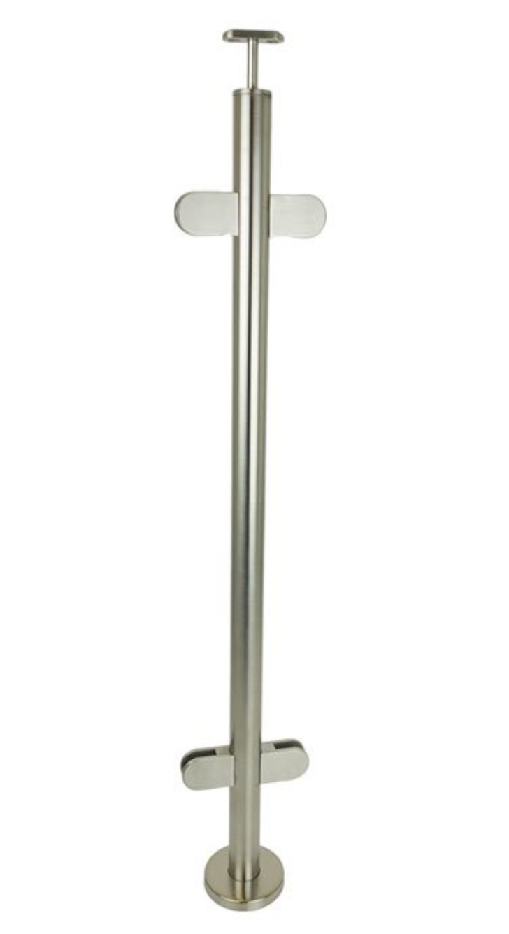 Mitt stolpe inklusiv täcklock KM251 och 4 st klämfästen KM315-316.
Välj mellan: ändlock KM189-316 alternativt handledarfäste
Medföljande gummin till klämfästena passar till 8.38 mm glas. Gummin till andra glastjocklekar vänligen kontakta oss.
Mått:
Stolphöjd: 980 mm
Höjd hål 1: 180 mm
Höjd hål 2: 860 mm
Artikelnummer: KM401-316
Yta: Satin G320
Kvalitet: 316 