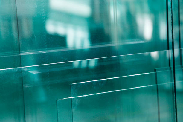 Klart 12,16 mm laminerat & härdat säkerhetsglas – Höjd 1180 mm.