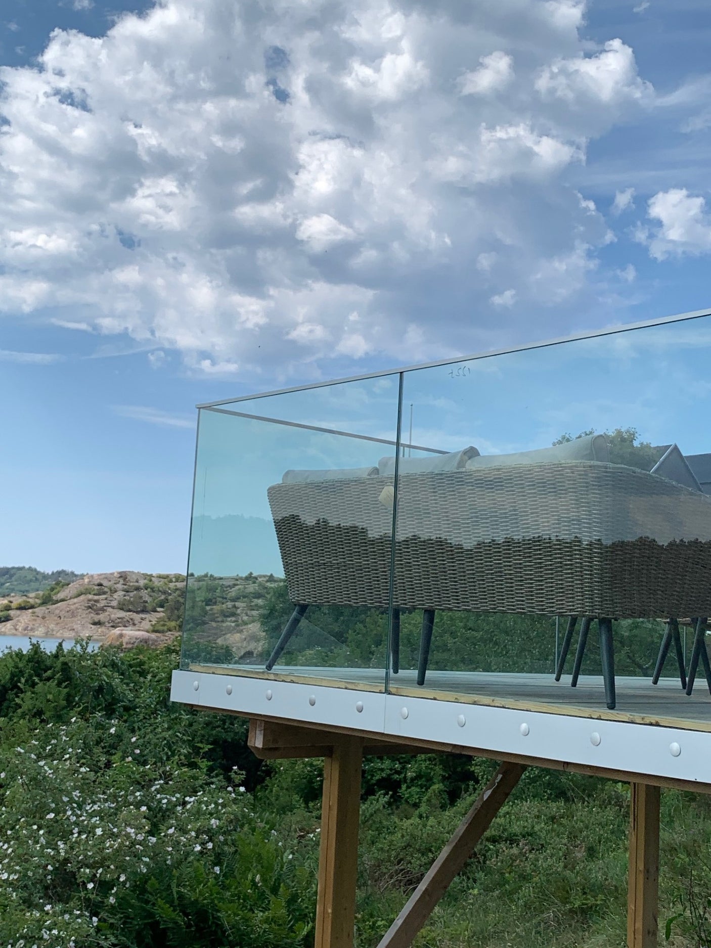 Stolpfria räcken. Pris från 2500 kr/m